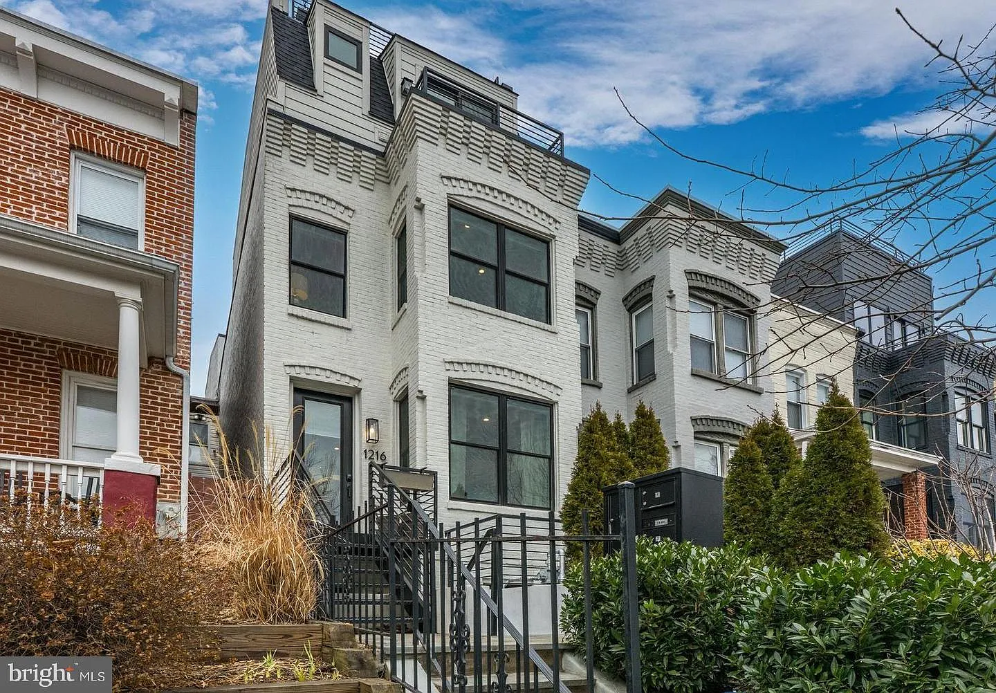 1216 I St NE Penthouse A photo 1