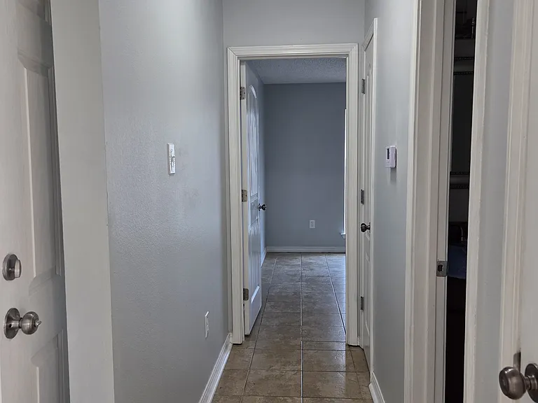826 5th Ave — Photo 9