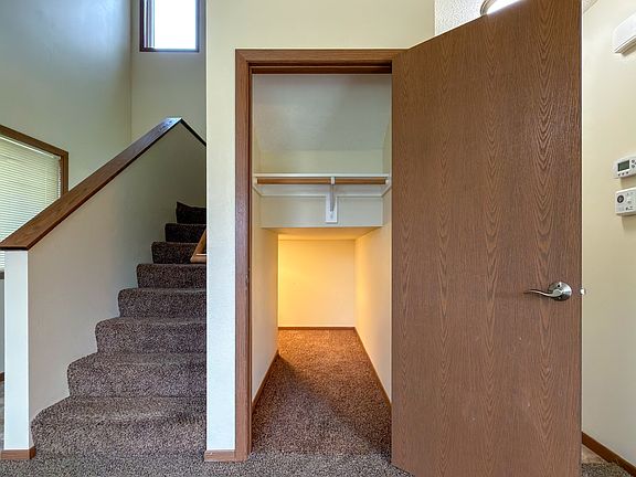 4th image of 517 Faith Ln