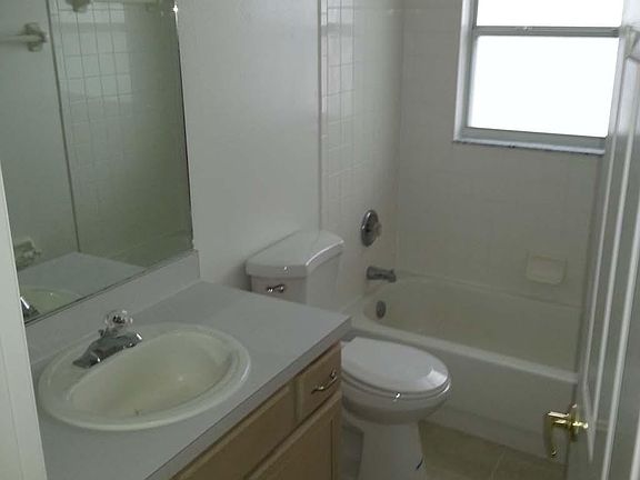 5th image of 408 Thornbush Pkwy
