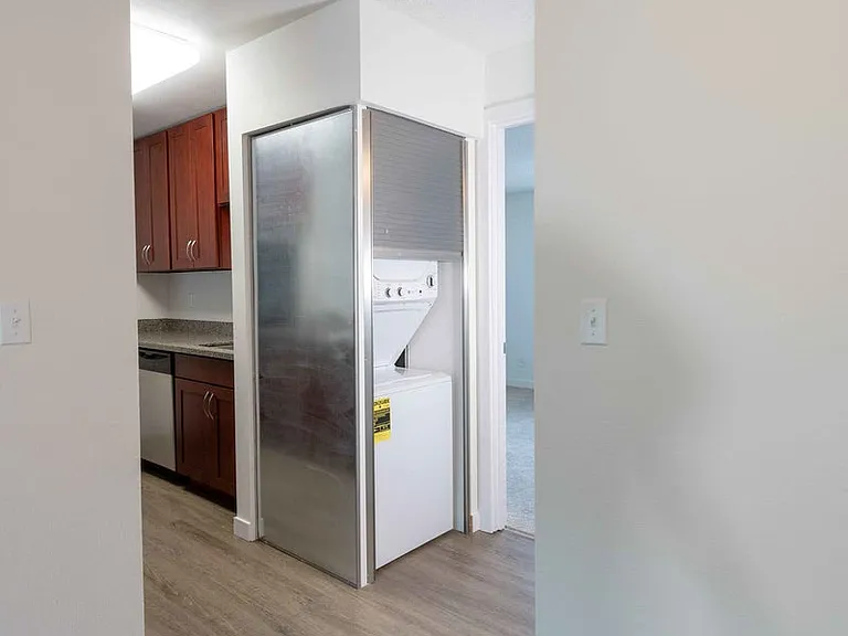 Northern Lights Apartments — Photo 13