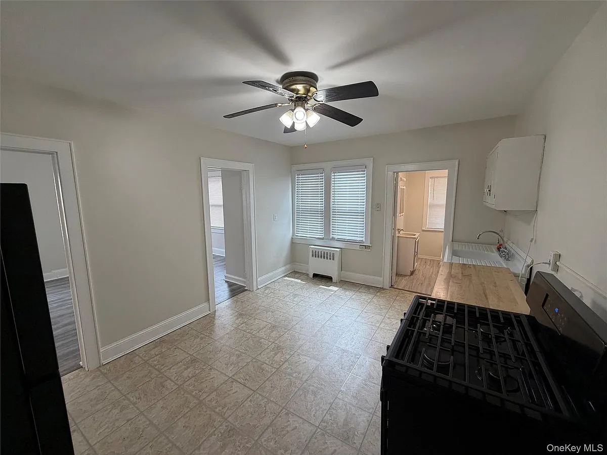 Building Photo - 14 Franklindale Ave #B
