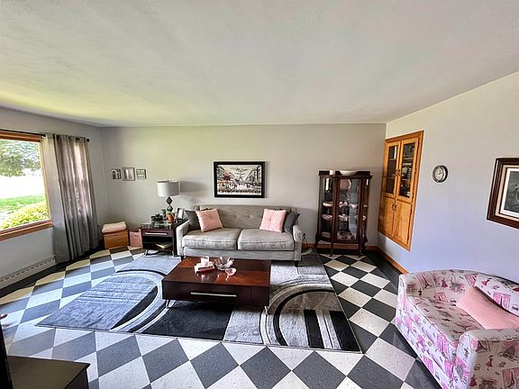 4th image of 1721 Wedel Ave