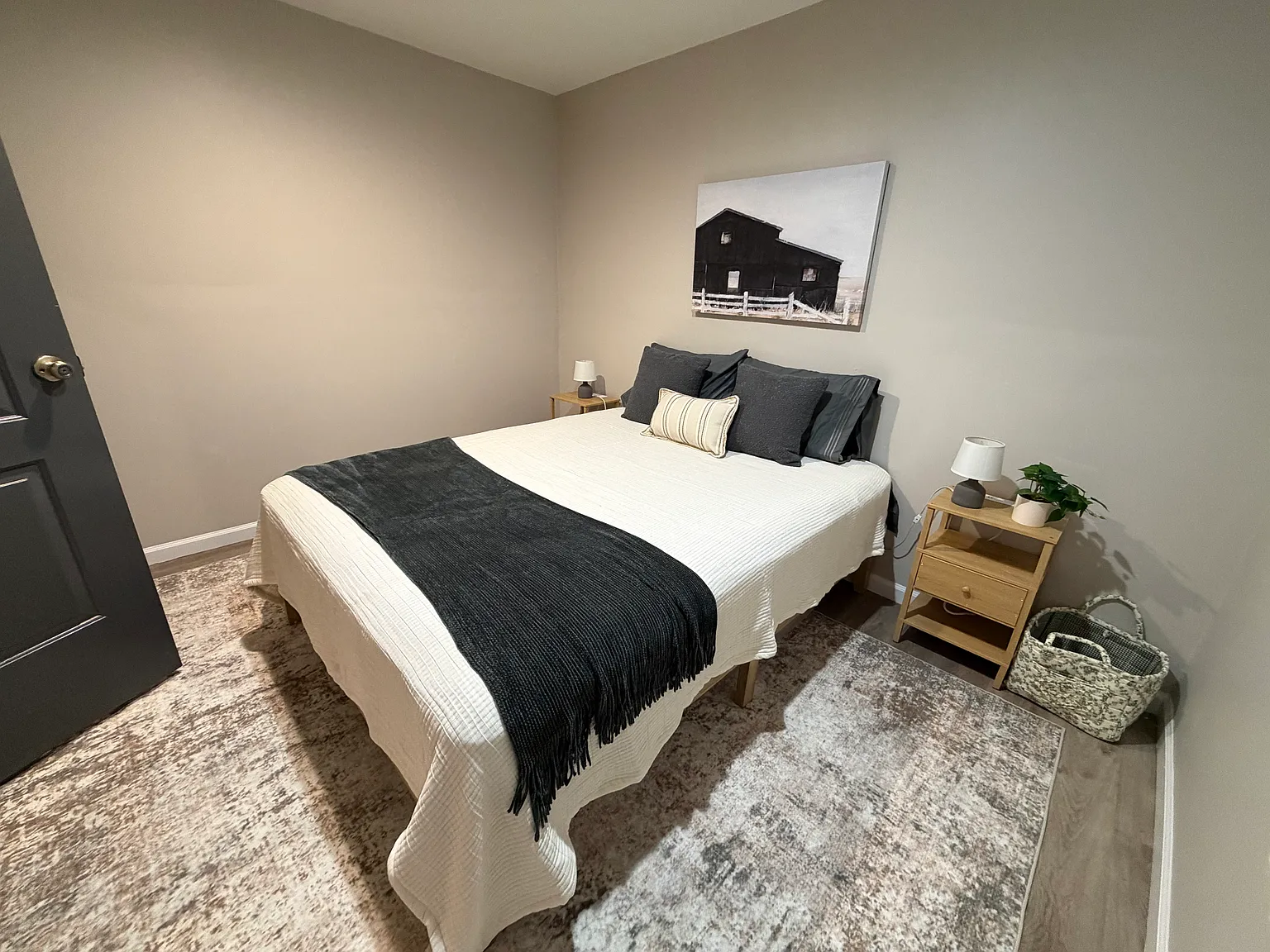 Studio, 1600 sqft, $2,150 — Photo 4