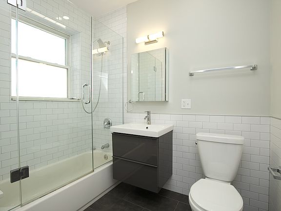 4th image of 1210 E Hyde Park Blvd #4
