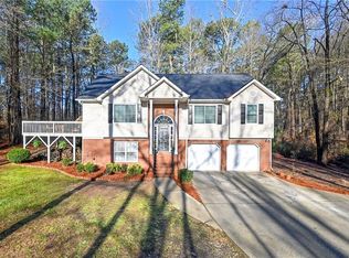 668 Swans Landing Dr, Dacula, GA 30019