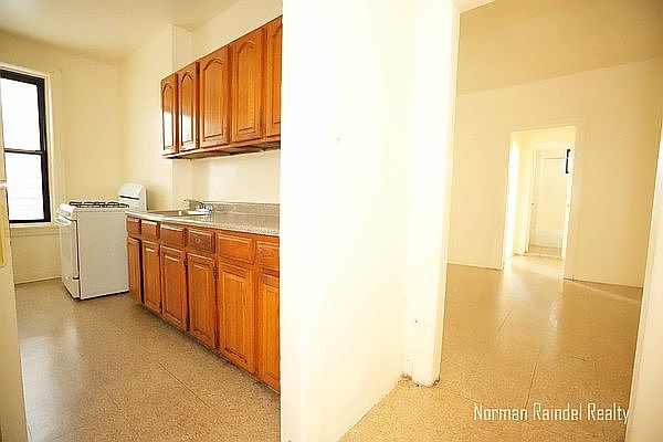 1st image of 525 Rockaway Pkwy #C1