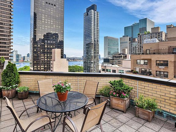 5th image of 301 E 48th St APT 14K
