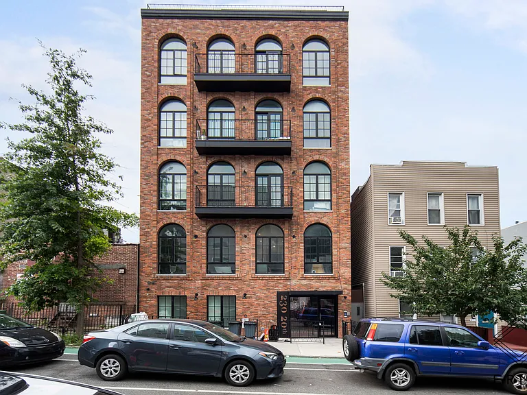230 20th St #1B — Photo 18