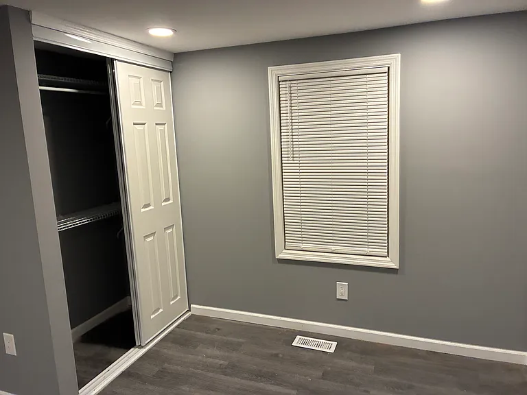 765 W Outer Dr — Photo 2