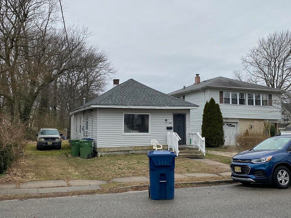 2nd image of 443 Drummond Ave