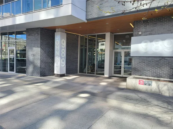 989 Johnson St #801, Victoria, BC V8V 0E3
