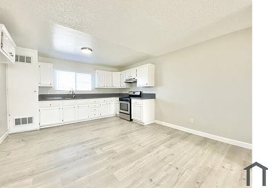 3rd image of 316 W 108th St APT 3