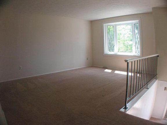 3rd image of 10292 Hawkhurst Dr