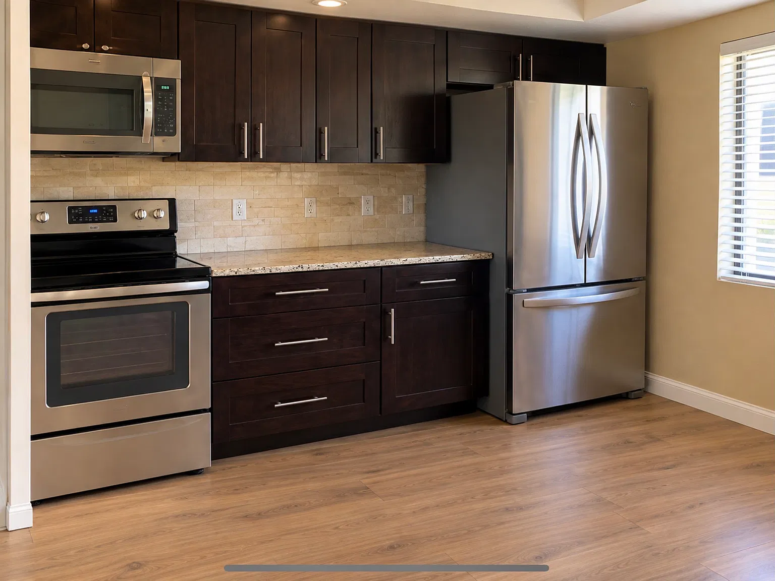 2 bed, 1196 sqft, $2,100 — Photo 2