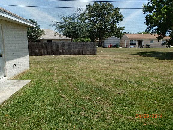 4th image of 2321 SE Charleston Dr