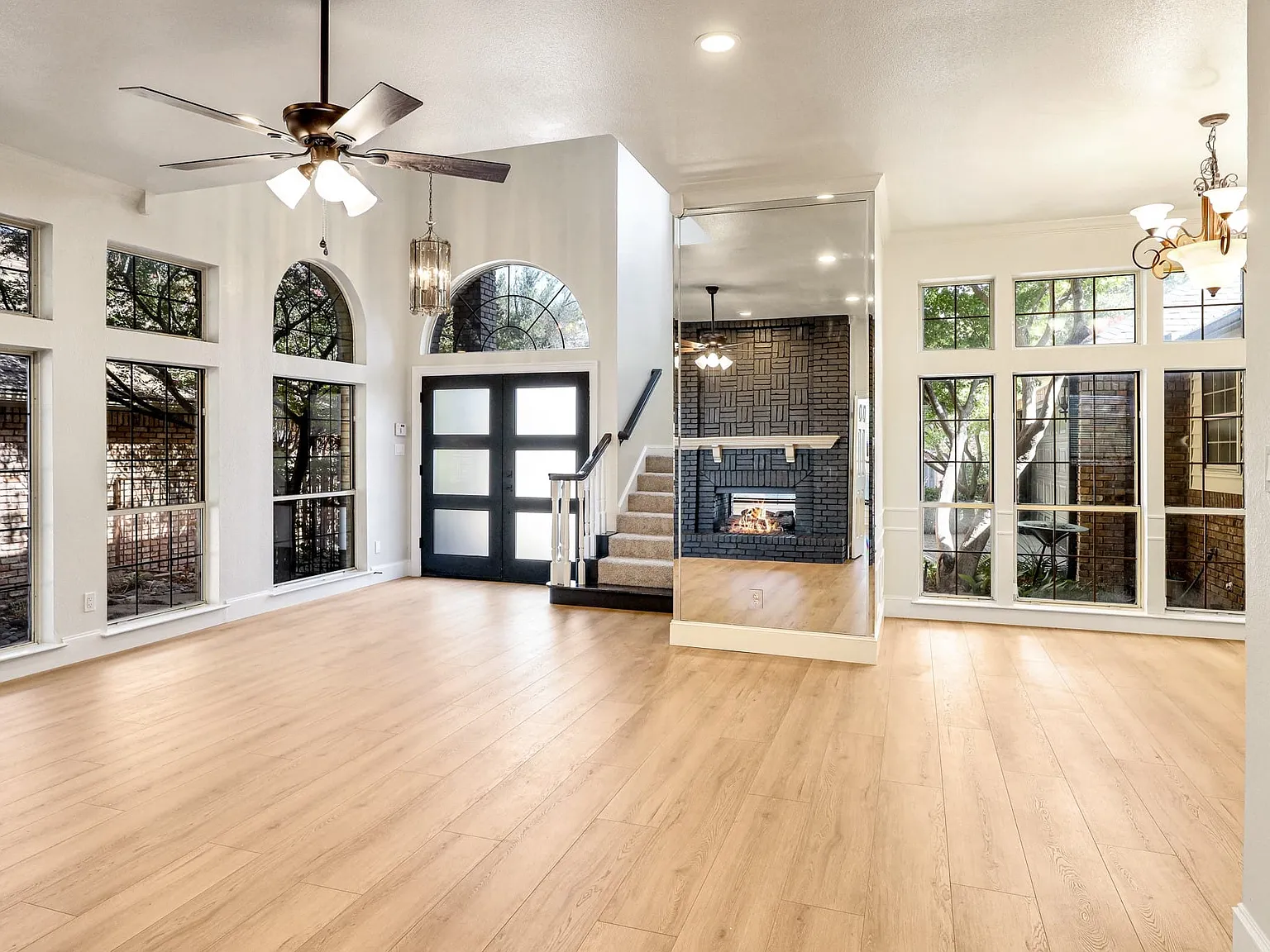 3 bed, 2.5 bath, 2552 sqft, $3,000 — Photo 3