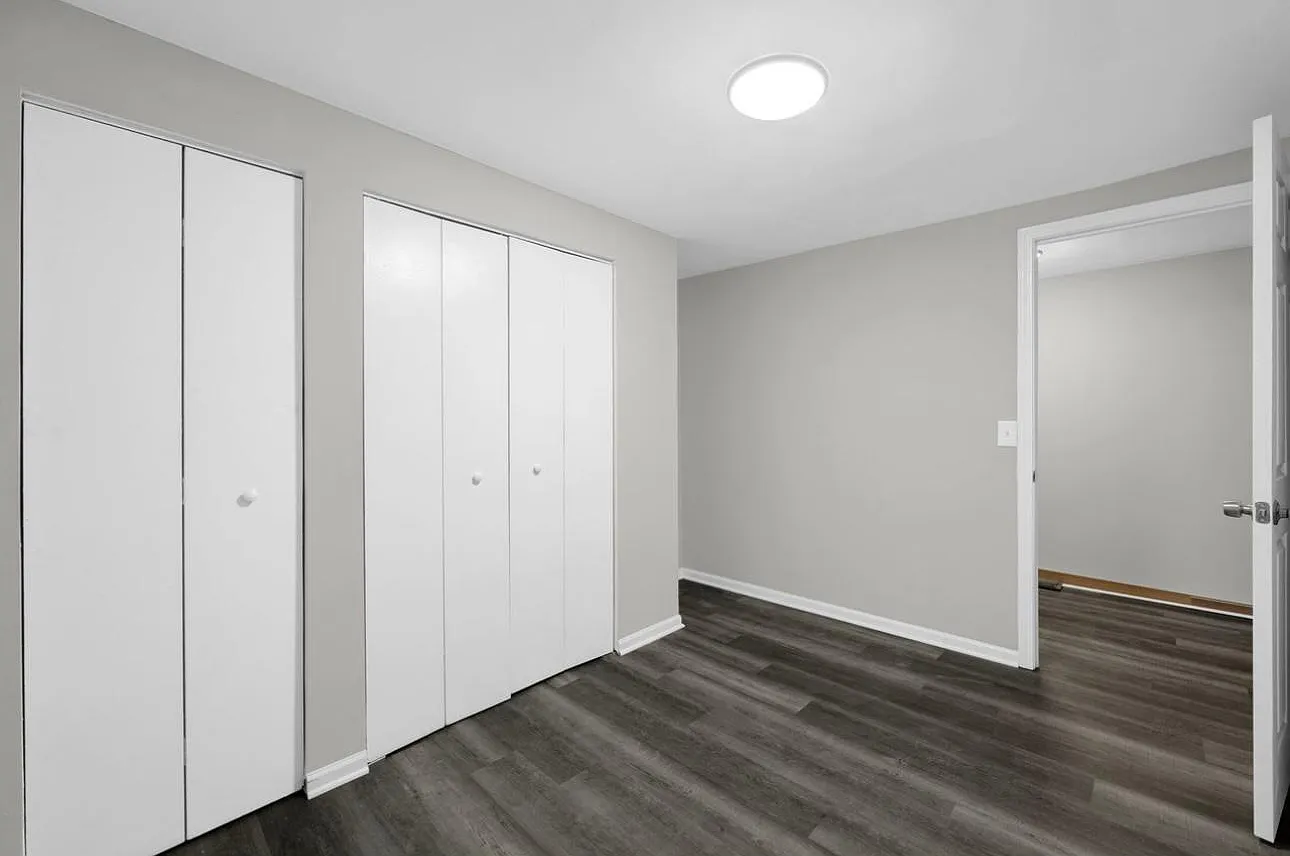 8641 W Foster Ave — Photo 4