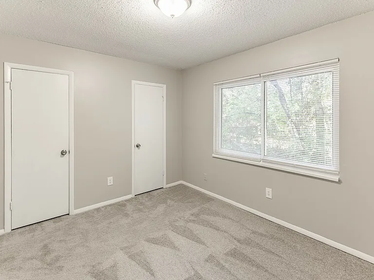 The Wallace Apartments — Photo 14