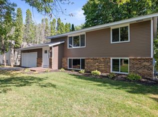 6641 Maple Dr, Rockford, MN 55373