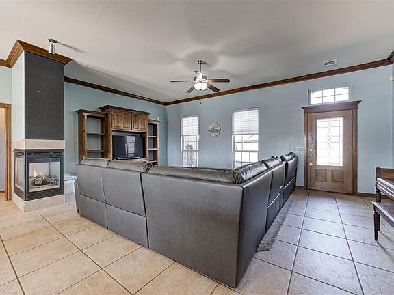 5th image of 3412 Southridge Ln NE