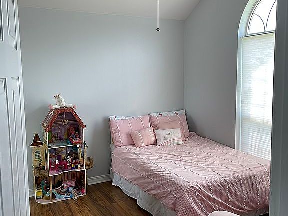 5th image of 4915 Ashley Cir