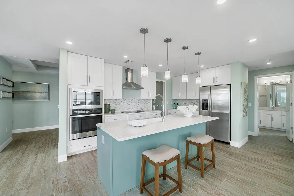 Building Photo - 14550 River Beach Dr #404