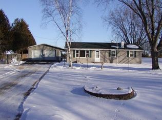 7720 Country Club Rd, Oshkosh, WI 54902