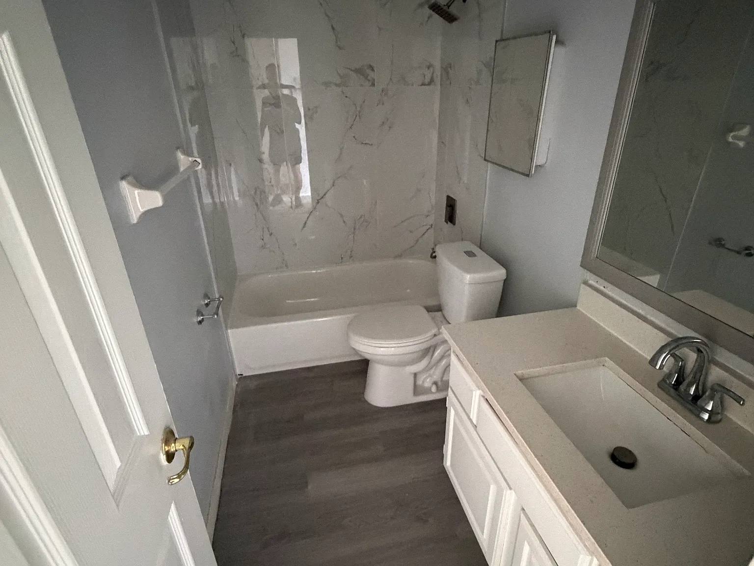 2 bed, 1.5 bath, 950 sqft, $1,600 — Photo 3