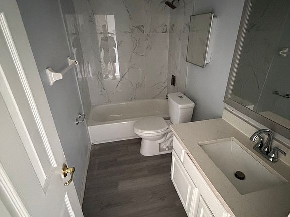 3rd image of 122 Hummingbird St APT C