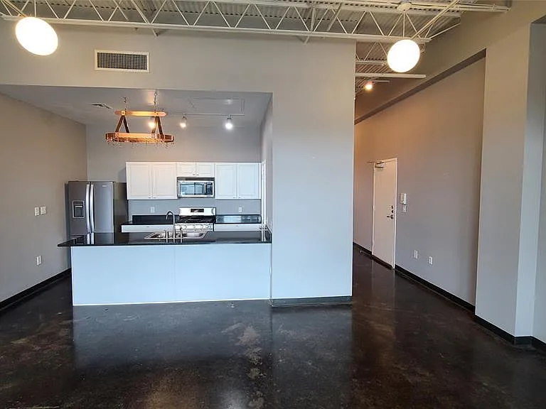 2401 E 6th St #6094 — Photo 5
