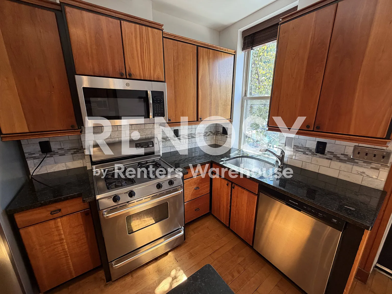 Townhome with 3 Bed / 2.5 Bath — Photo 4
