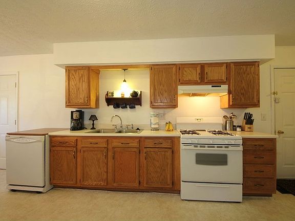 5th image of 1312 S Mickley Ave