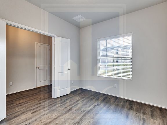 3rd image of 11801 Reindeer Dr