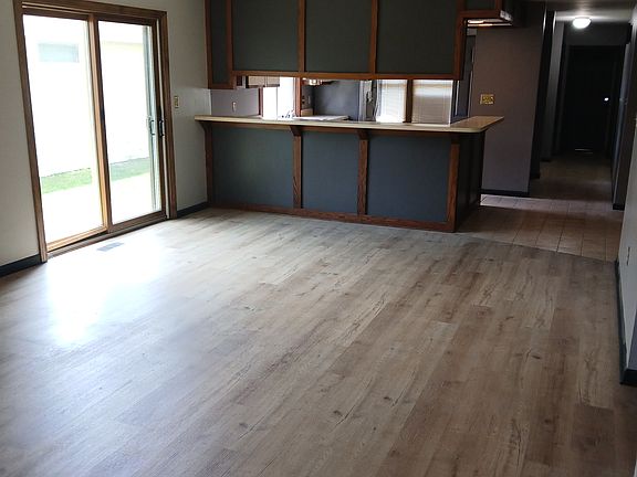 2nd image of 2531 Woodlawn Dr