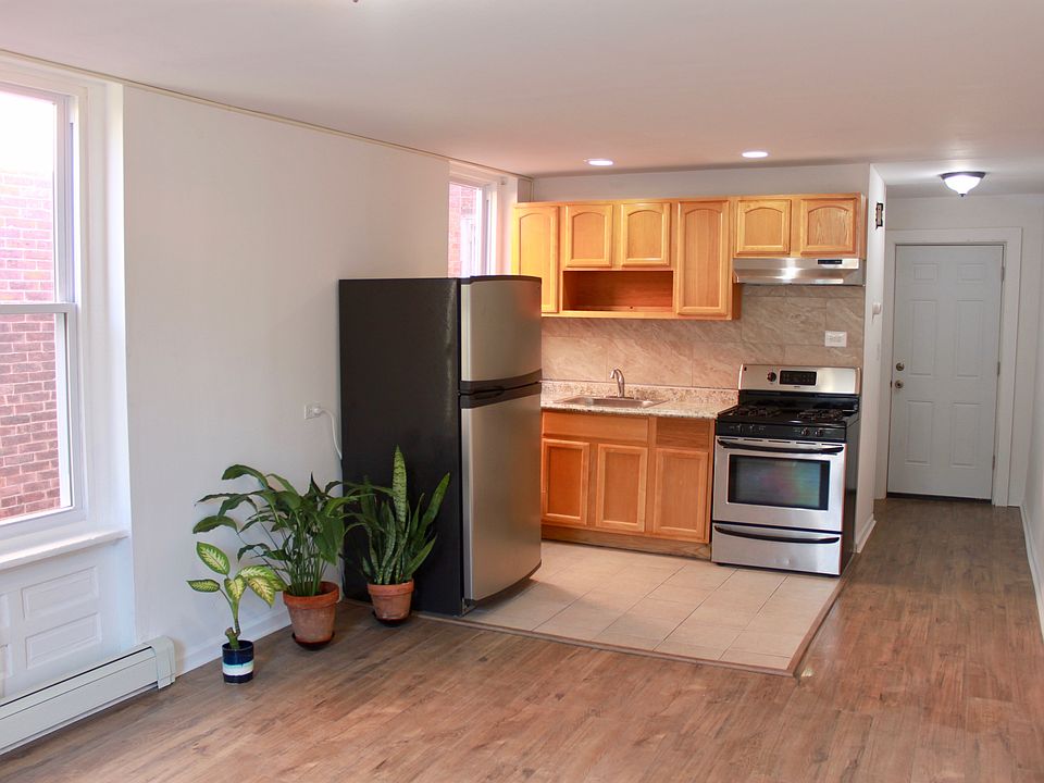 1st image of 5005 Woodland Ave