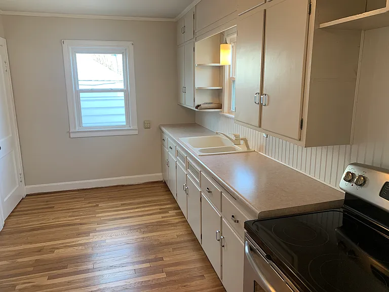 118 E Pearl St — Photo 4