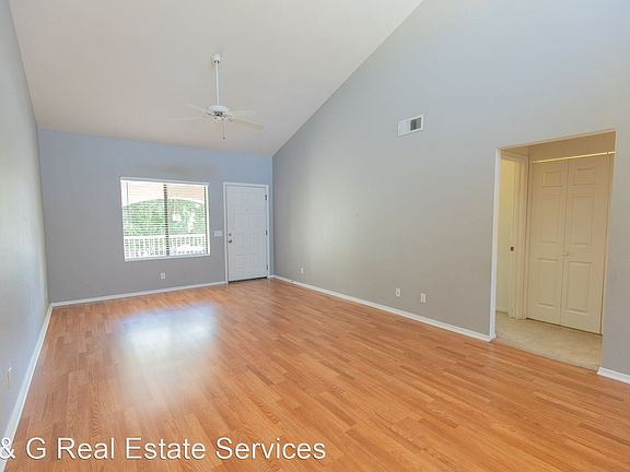 2nd image of 1017 E Maryland Ave Unit 201