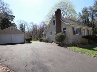 118 Pidgeon Hill Rd, Huntington Station, NY 11746