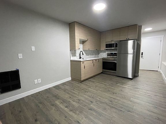 3rd image of 27902 Meadow Dr #205