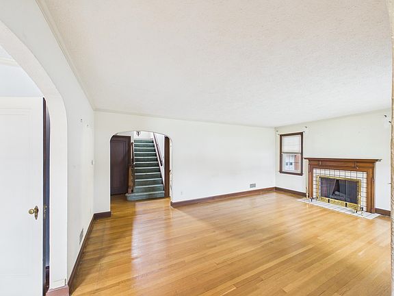 5th image of 1607 Chestnut St