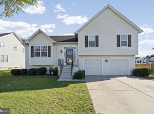 22120 Goldenrod Dr, Great Mills, MD 20634