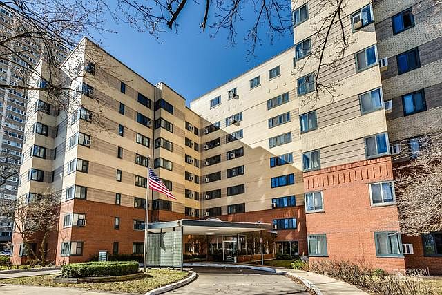1st image of 5044 N Marine Dr #4D