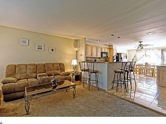 5th image of 581 Vassar Rd