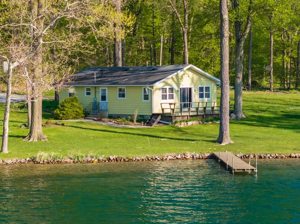 65341 North Dr, Cassopolis, MI 49031