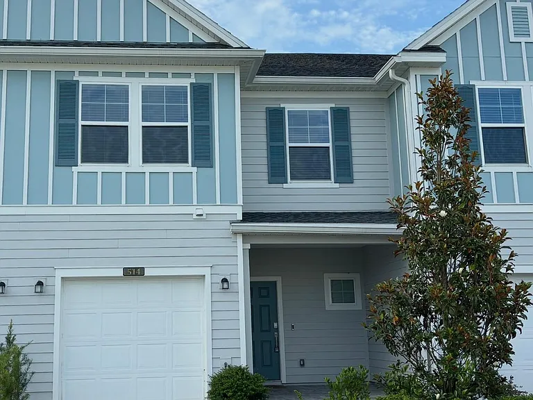 514 Boracay Cir — Photo 1