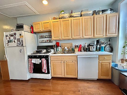4th image of 498 6th Ave #2