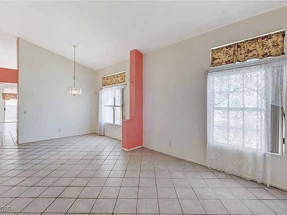 3rd image of 5016 Jacarilla Ln