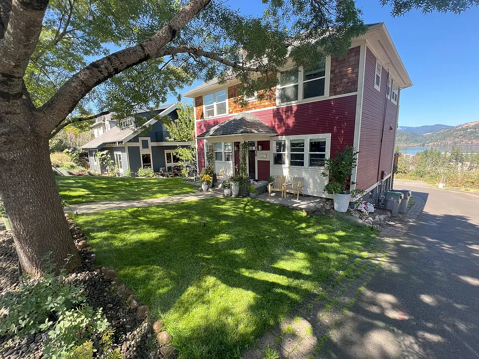 730 Columbia St