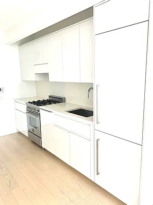 Rented by Luxury Apartments LIC | media 23